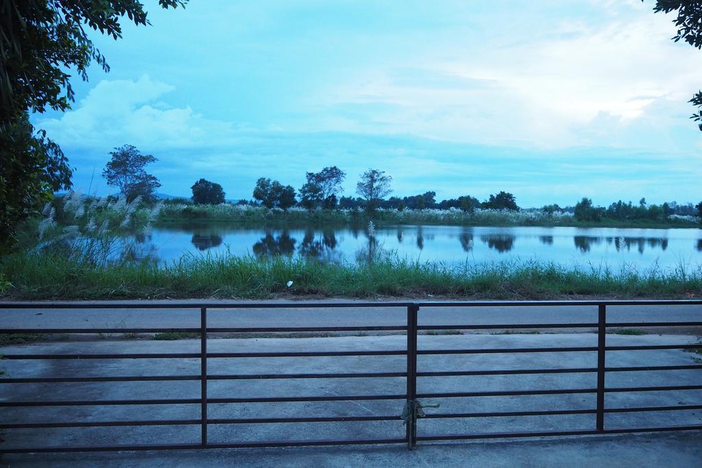 Phanom Sarakham Rimmueng Resort מראה חיצוני תמונה